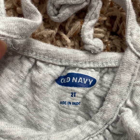 2t girls light pink chino shorts and gray pineapple tank top. - Picture 9 of 10